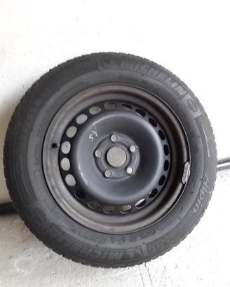 Gomme da neve Michelin 195/65 R 15 con cerchio