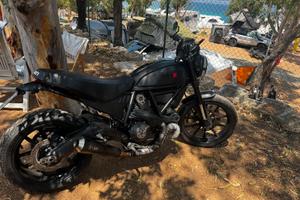 Vedo ducati scrambler