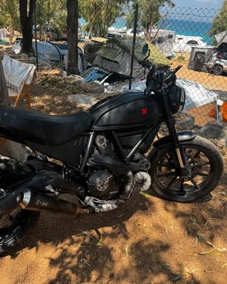 Vedo ducati scrambler