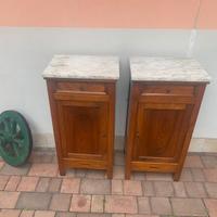 Coppia comodini  sardi in noce con marmo