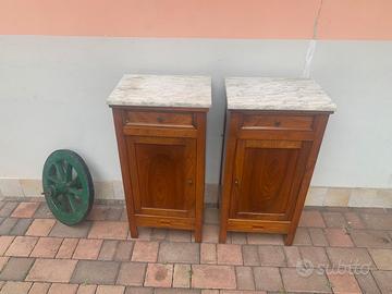 Coppia comodini  sardi in noce con marmo