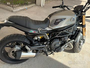 Benelli Leoncino 800