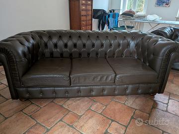 Divano Chesterfield 3 posti in vera pelle