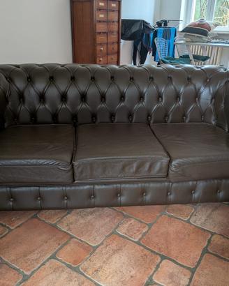 Divano Chesterfield 3 posti in vera pelle