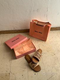 Ciabatte da donna con logo miu miu beige Taglia 38