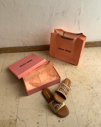 Ciabatte da donna con logo miu miu beige Taglia 38