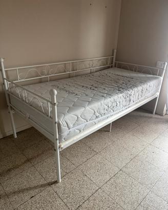 Letto metallo + materasso singolo