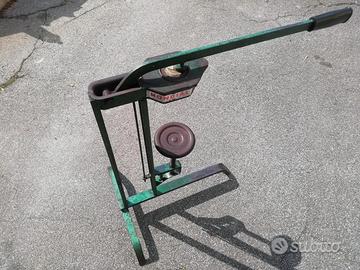 Tappatrice manuale Mondial