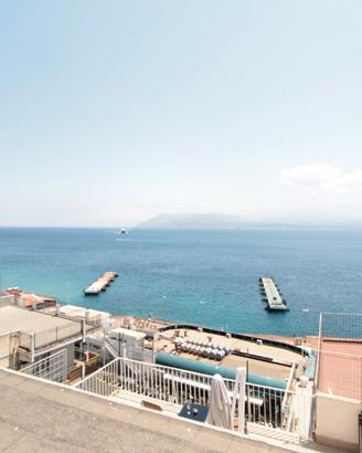 Via P.Mafalda - 5 locali, con terrazzo vista mare