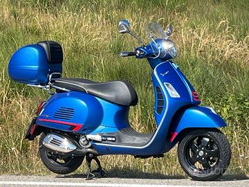 vespa gts 300 super abs colore ipnotico....
