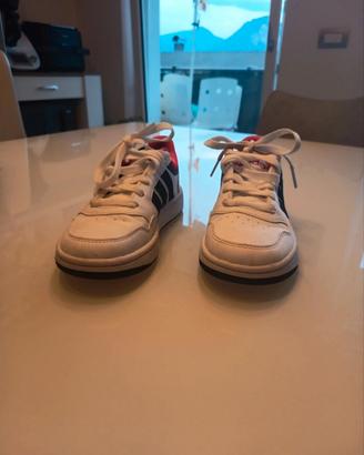 Scarpe Adidas Hoops 3.0. Taglia 33.