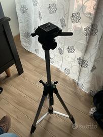 Treppiedi regolabile per dispositivo fotografico