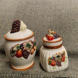 Coppia barattoli artigianali in ceramica decorati 