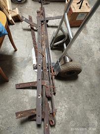 Ferramenta portone antica