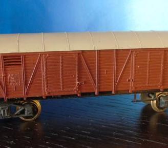Kleinbahn H0. carro merci chiuso 4 assi delle OBB