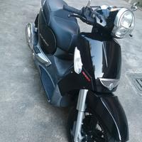 Aprilia Scarabeo 300 - 2010