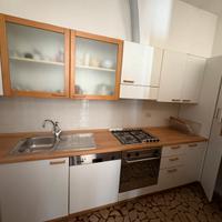 Mobili cucina con elettrodomestici
