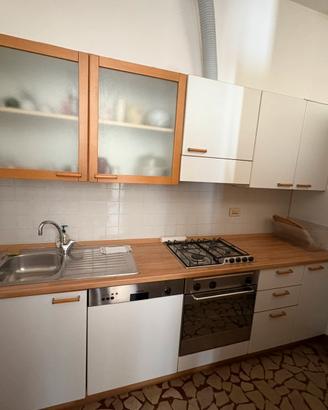 Mobili cucina con elettrodomestici