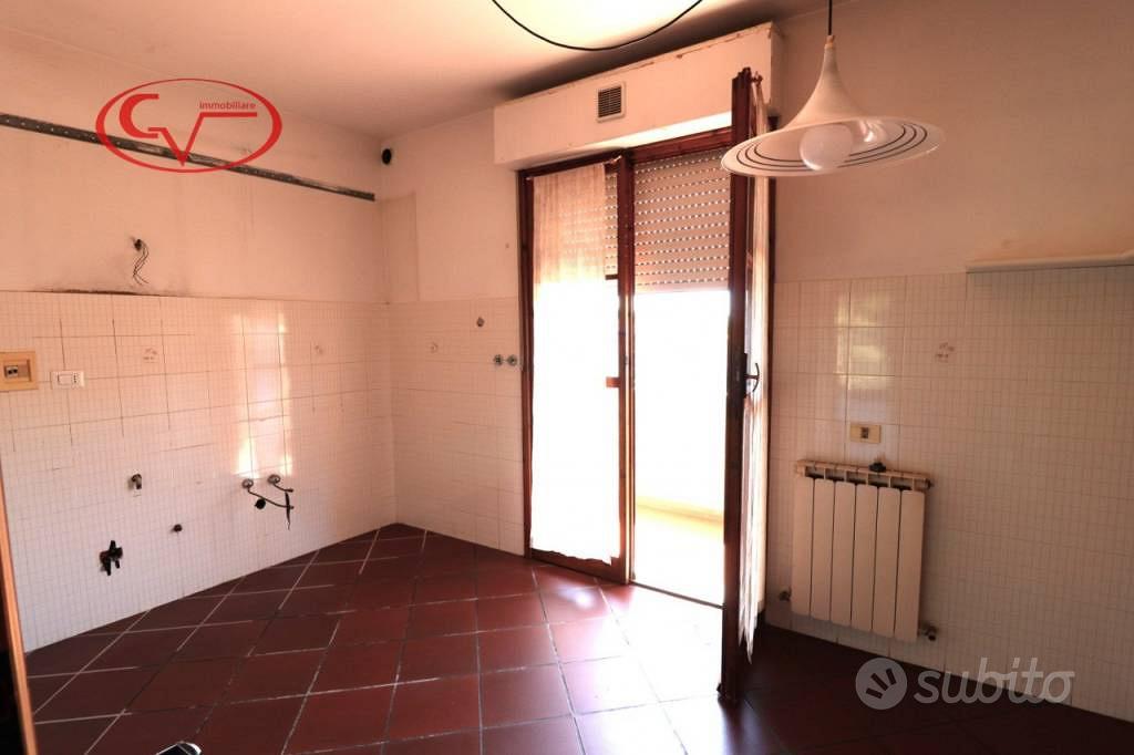 Appartamento di 110 m² con 5 locali e box auto a M - Vista 6