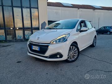 Peugeot 208 PureTech 82 5 porte Allure