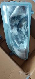 Renault 19 fari anteriori dx e sx