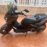 Yamaha XMax 250 Iron Max