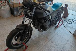 Kawasaki GPZ 750 Uni-Trak (1983) – Cafe Racer 