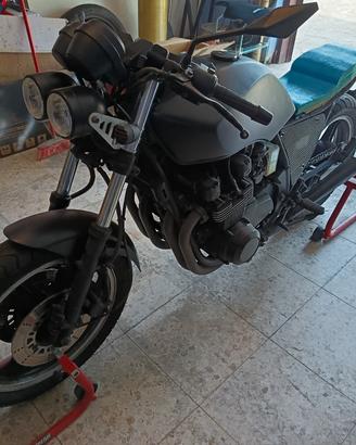 Kawasaki GPZ 750 Uni-Trak (1983) – Cafe Racer 