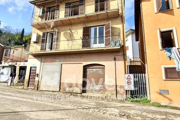 Appartamento Via del Crocifisso, 14, 00030, Genazz