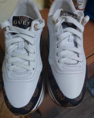 Guess donna