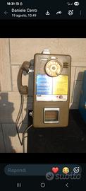 Telefono pubblico a gettoni