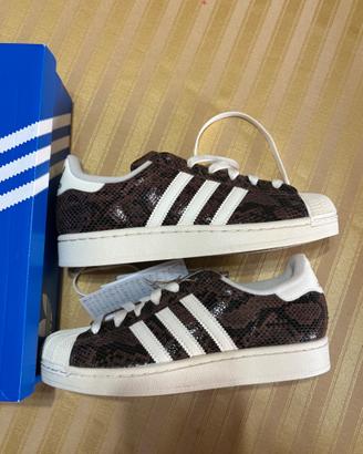 Adidas superstar