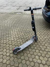 Monopattino elettrico Segway Ninebot