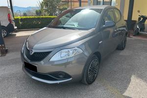 Lancia Ypsilon 1.2 69 CV 5 porte S&S Gold