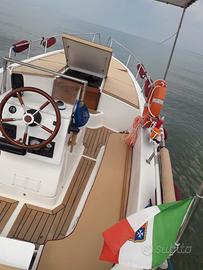 Gozzo vetroresina semiplanante