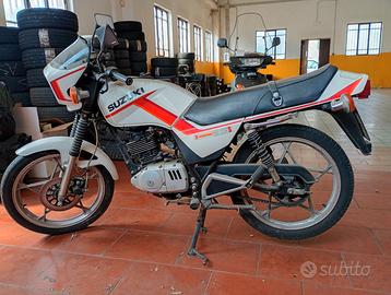 Suzuki GS 125 s