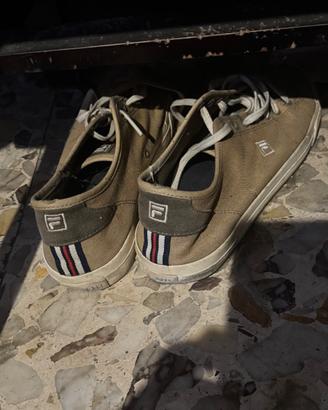 Fila scarpe che filano a soli cinque euro. Accatta