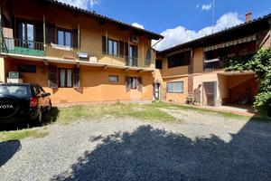CASA DI CORTE A RIVOLI