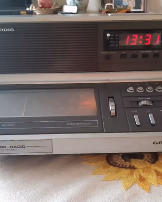Radio GRUNDING  CLOK vintage