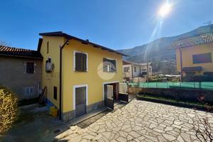 CASA SEMINDIPENDENTE A VAL DELLA TORRE