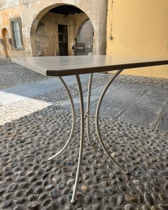 Tavolo
