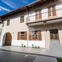 CASA DI CORTE A PEROSA CANAVESE