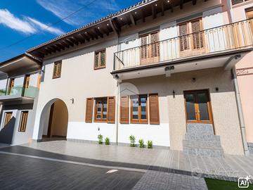 CASA DI CORTE A PEROSA CANAVESE