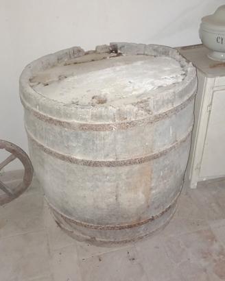 Botte antica in legno massello