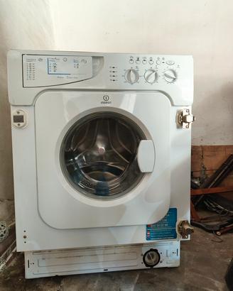 Lavatrice da incasso Indesit 6 kg 800 giri