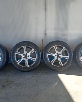 i 4 cerchi con gomme  Volvo,xc 60 a 400 euro