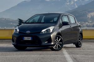 Toyota Yaris Hybrid 5p Lounge Neopatentati 2013