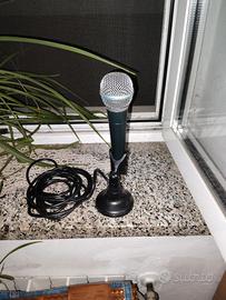 microfono con asta