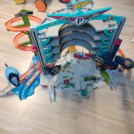 Parcheggio multipiano HOT WHEELS