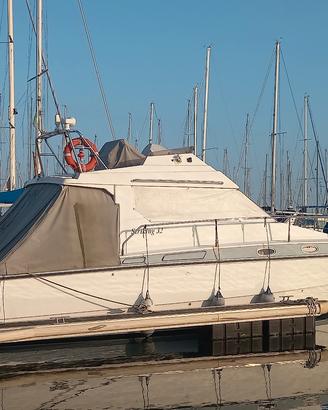 Barca a motore Striking 32